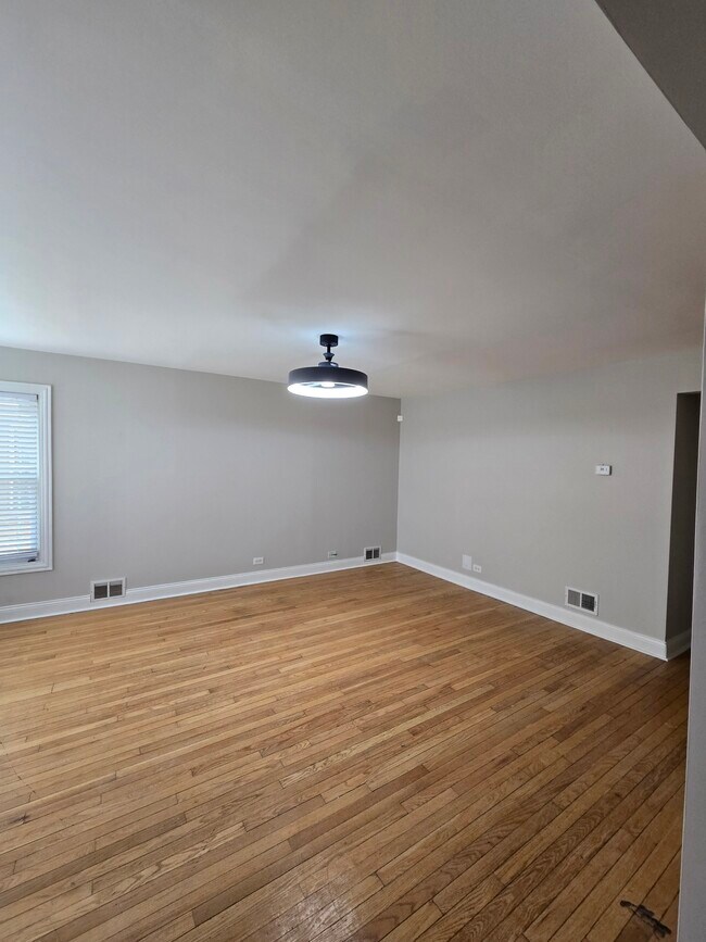Photo - 900 Dunlop Ave Unit 2