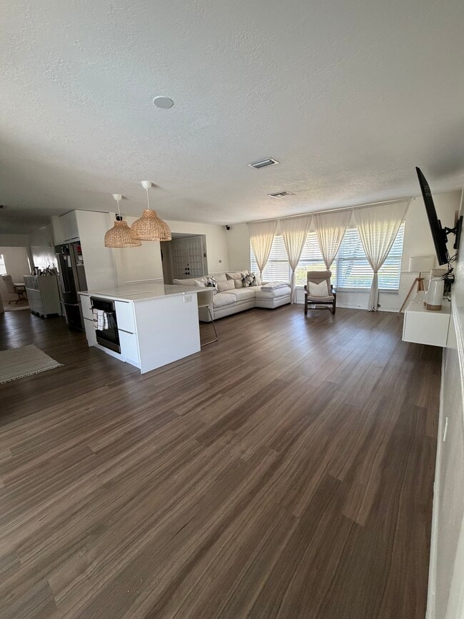 Photo - 14012 Middleton Way