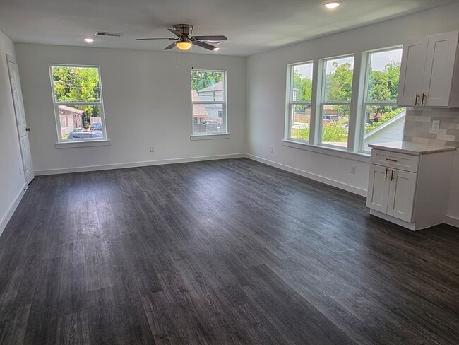 Photo - 4702 Baton Rouge St