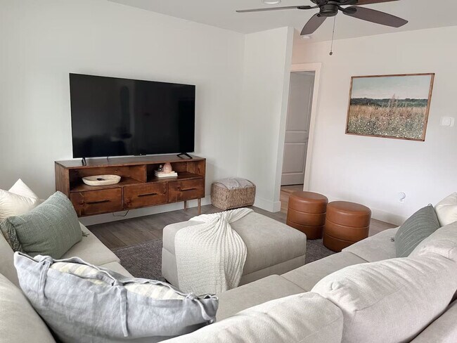 601 W 4th St Unit SI ID1223260P