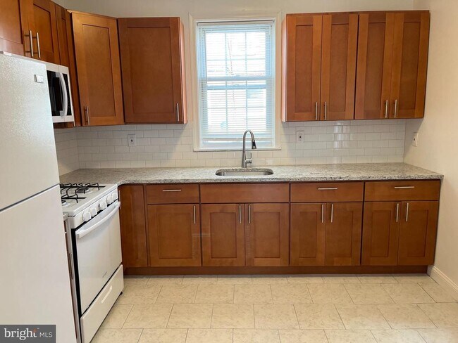 Photo - 1323 Gilham St