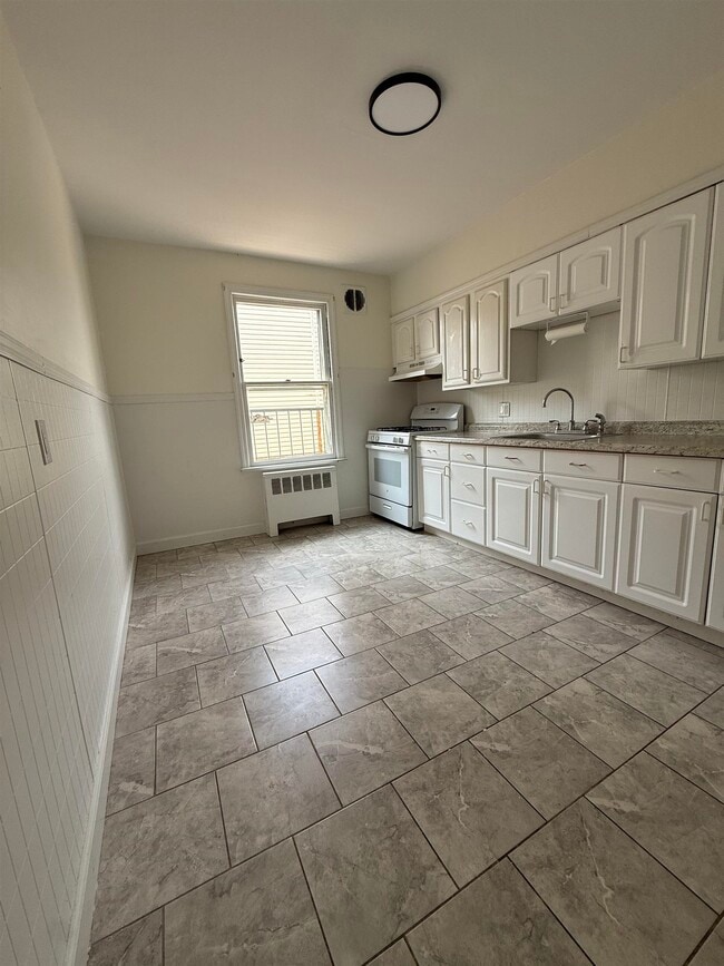 Photo - 119-121 Hobart Ave Unit 2