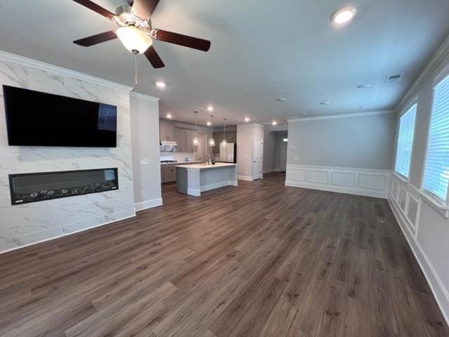 Photo - 705 Lanarck Wy