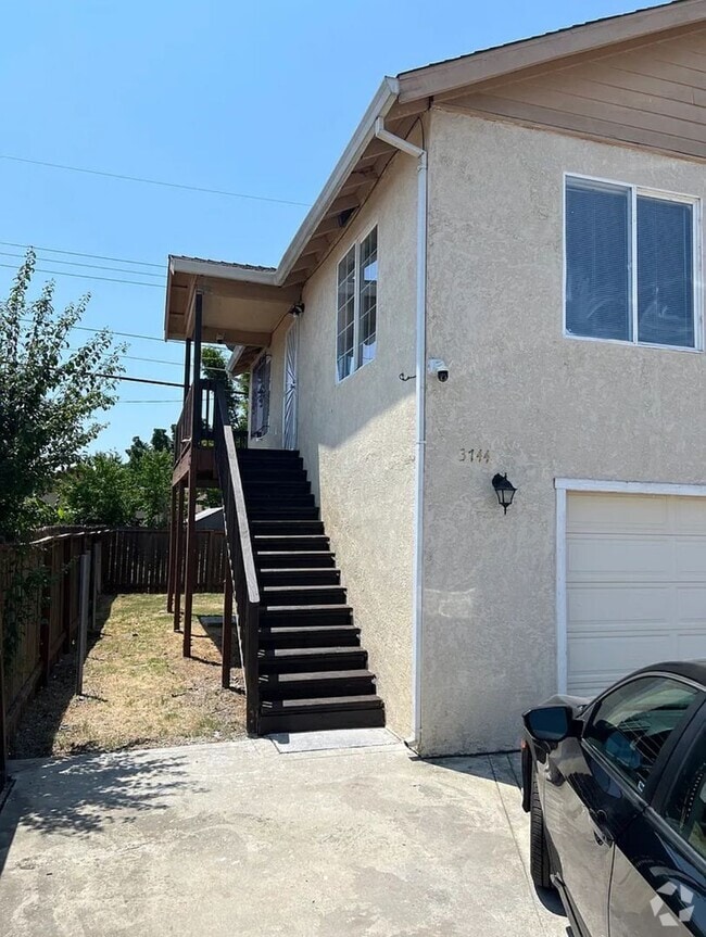 Building Photo - 3744-3746 19th Avenue Unit 3744 19th Avenue Rental