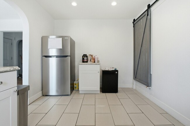 Photo - 75 S 300 W