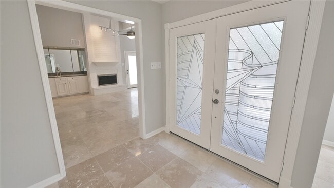 Building Photo - 8003 Oakwood Forest Dr