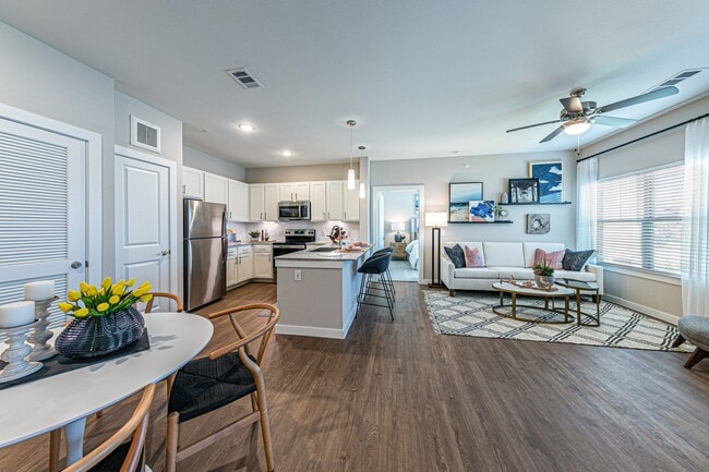 Photo - Hawthorne at Bay Forest Apartments