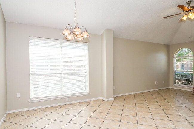 Photo - 2824 Bent Brook Dr