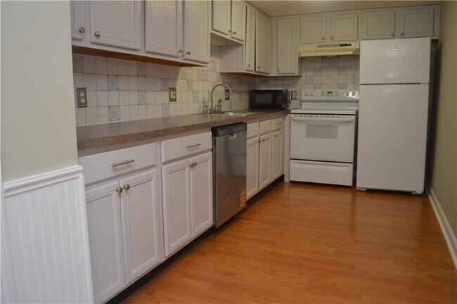 Photo - 31 Devereux Ave