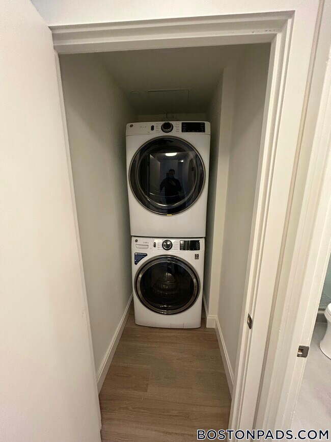 Photo - 1079 Commonwealth Ave Unidad 201