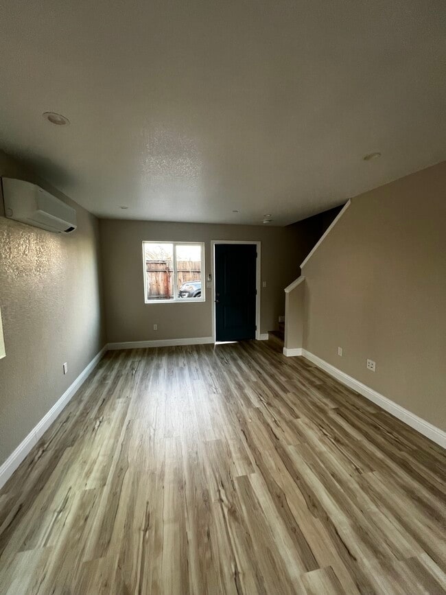 Photo - 436 E Center St