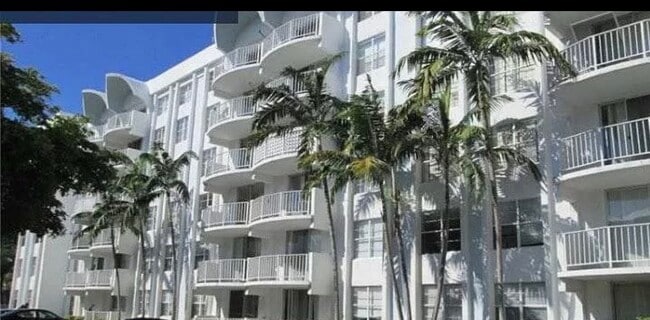 Building Photo - 492 NW 165th Street Rd Unit C216