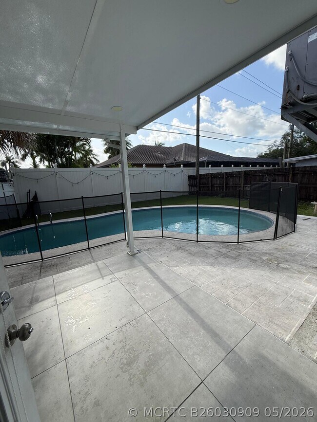 Photo - 3111 N 66th Ave
