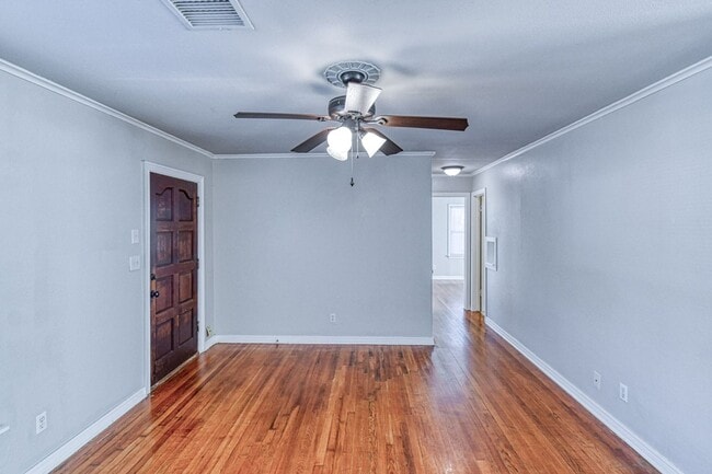 Photo - 2 bedroom/1 bathroom - Centrally Located i...