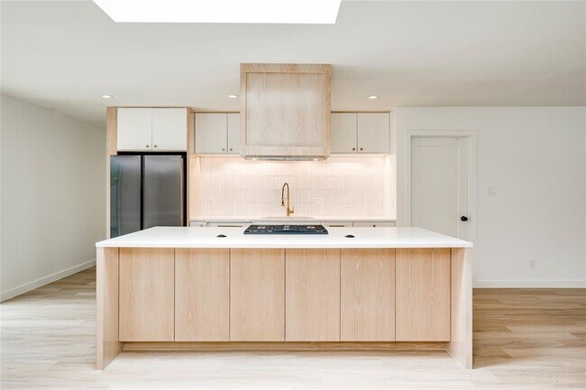 Photo - 2305 Falcon Hill Dr