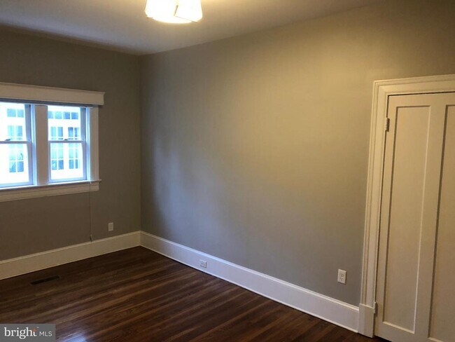 Photo - 23 S Stewart St