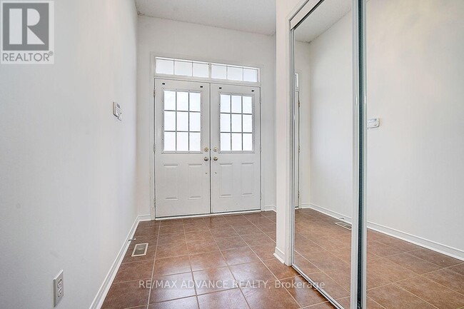 Photo - 137 Laramie Crescent