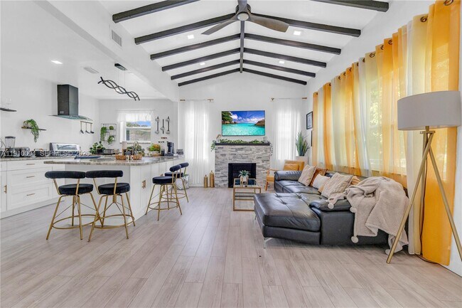 Photo - 774-774 NW 49th St