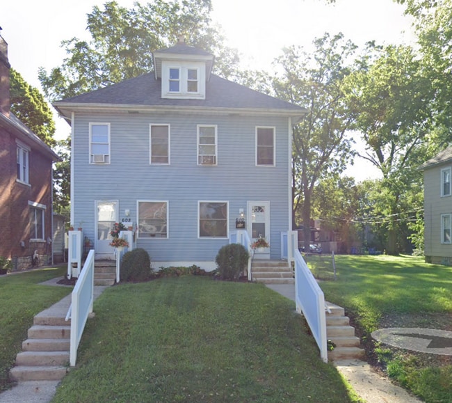Building Photo - NCH - 608-610 Carpenter St. Unit NCH - 610 Carpenter St. Rental