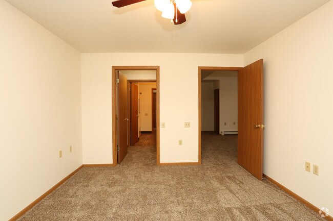 2BR, 1BA