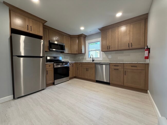 286 Leonia Ave Unidad 1