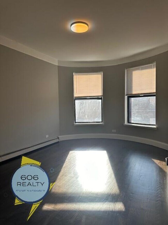 Photo - 368 E 59th St Unidad 3