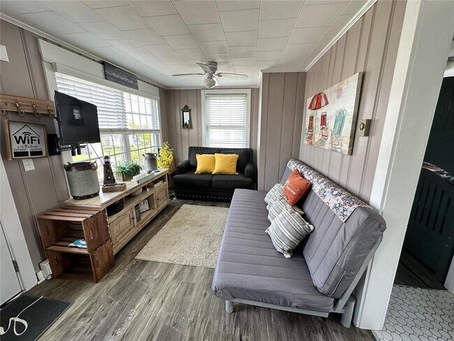 Photo - 6 Guenther Ct