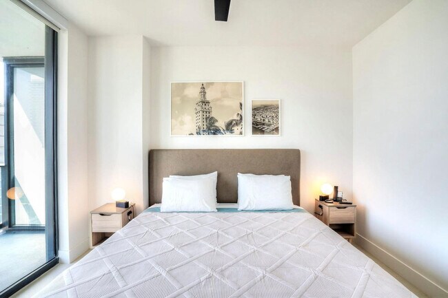 Photo - 601 NE 1st Ave Unidad ID1056555P