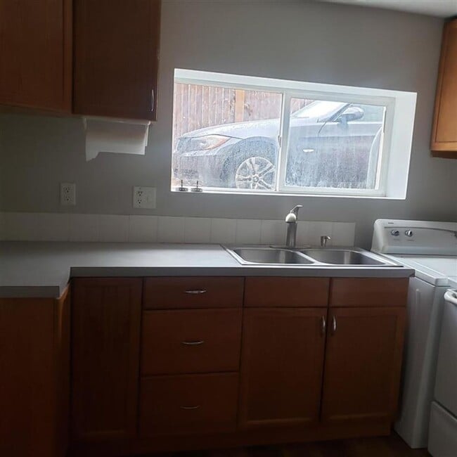 Photo - 685 Randolph Ave Unit Apt B