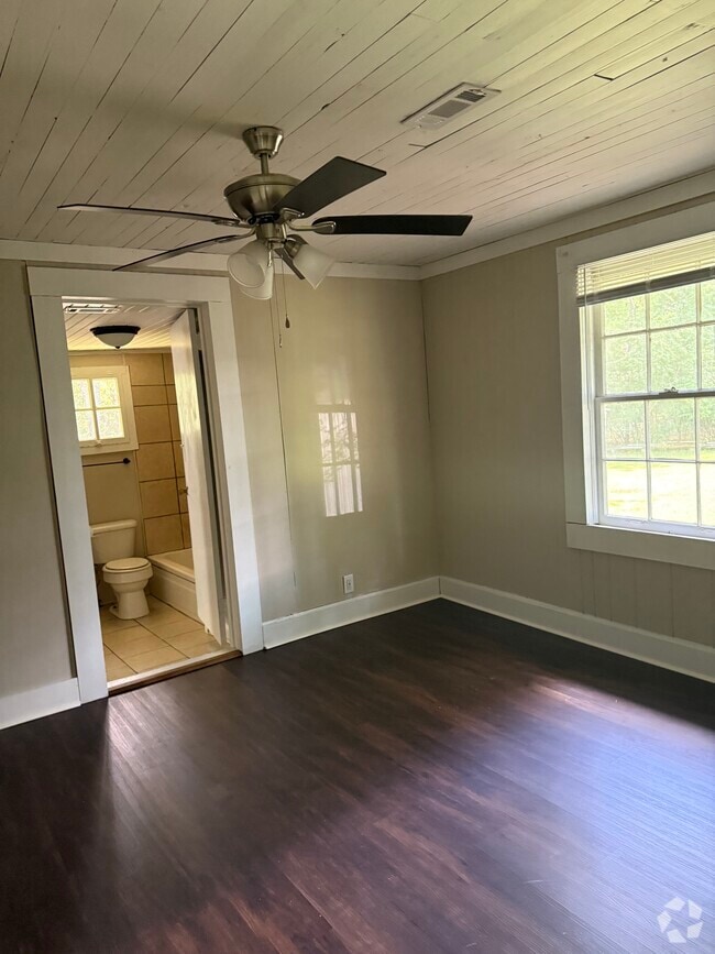 Building Photo - 1458 Shanna Dr Rental
