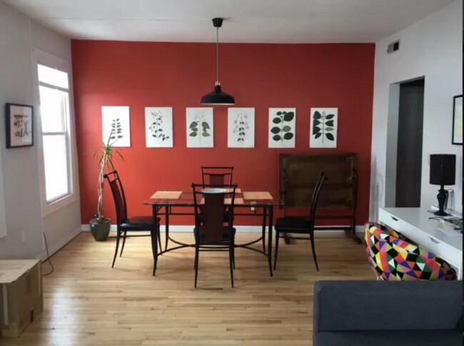 Building Photo - Sprawling 2BR in Queen Anne Victorian | Enormous Living Room | Walk-In Closets | East Rock Unit 3