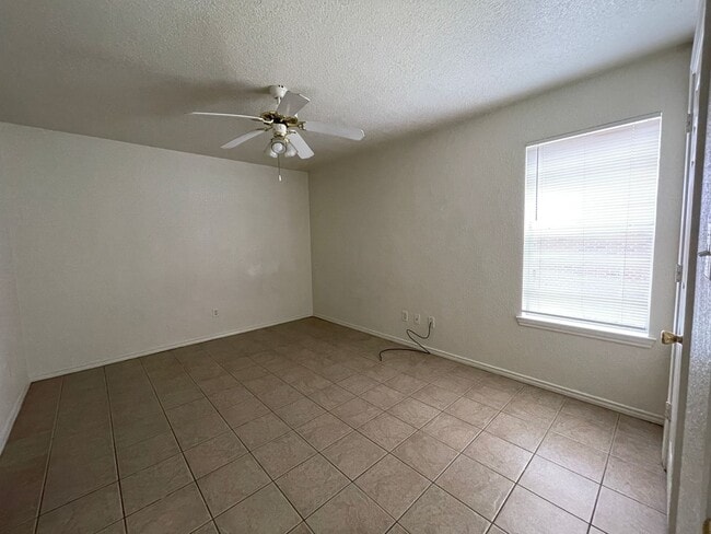 Photo - 2808 Cantabrian Dr Unidad Apt A