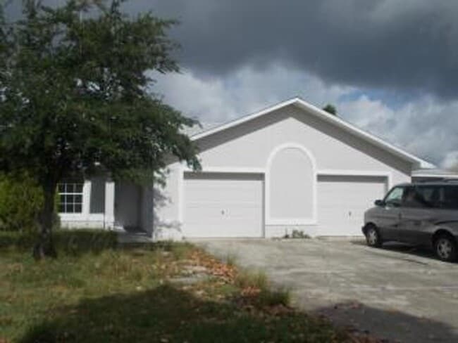 Building Photo - 1212 SE 24th Ave Unit 1212