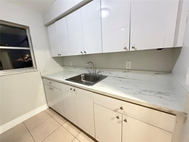 Photo - 2129 Davie Blvd Unit 135