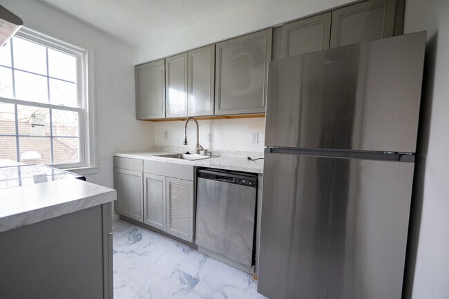 Photo - 3926 Southern Ave SE Unit 301