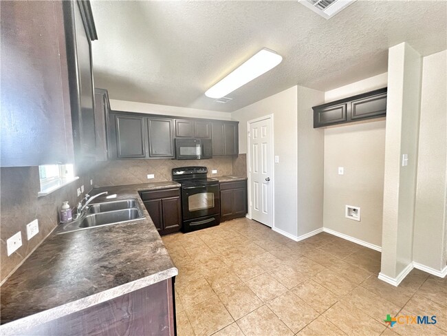 Photo - 655 Tom Kemp Dr