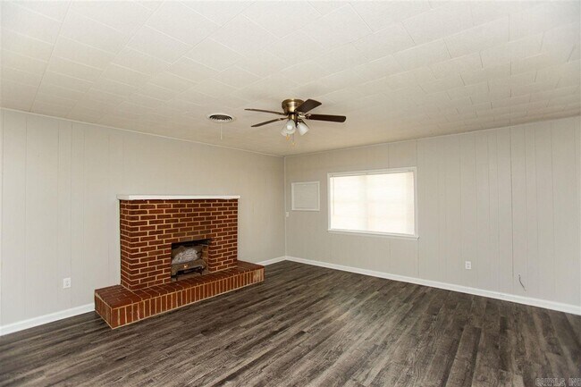 Photo - 705 Water St