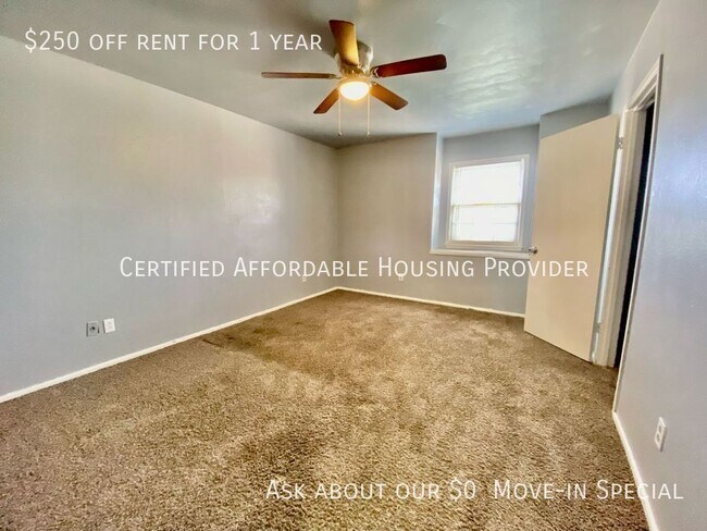 Photo - 2107 49th St