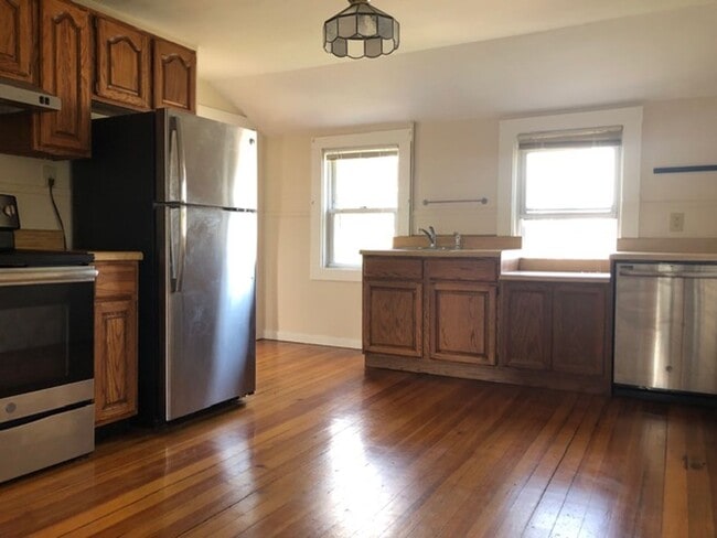 Photo - 164-166 Franklin St Unit 166