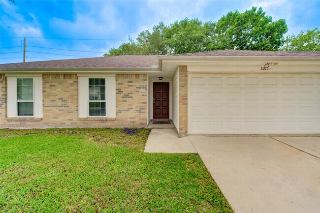 Photo - 2215 Squire Dobbins Dr