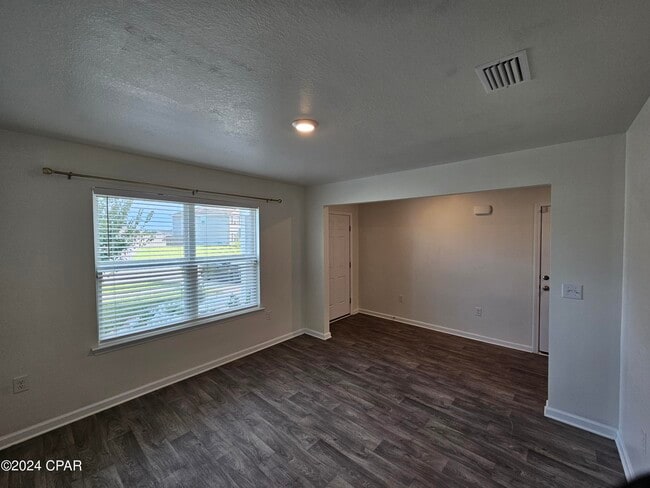 Photo - 504 Albert Meadow Ln