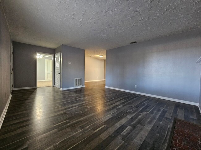 Photo - 3 Bedroom, 2 bath w/ detached 1 bed/ 1 bat...