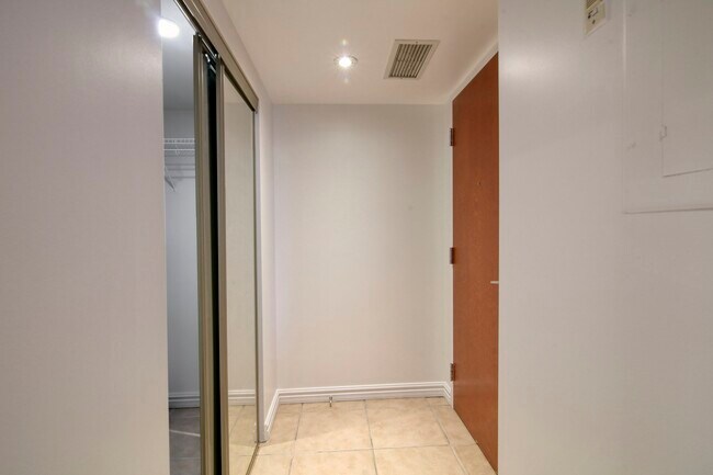 Photo - 2700 Rufus Rockhead Unit 324