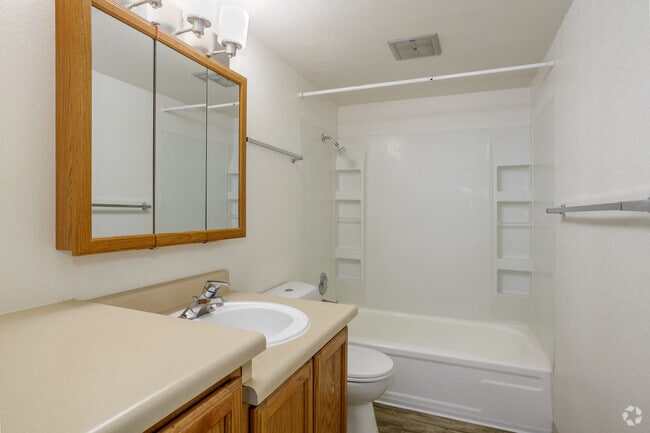 2BR, 1BA - 844SF
