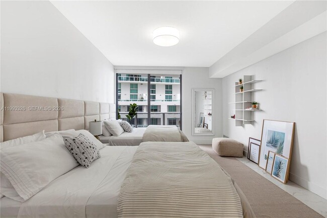 Photo - 488 NE 18th St Unit 909