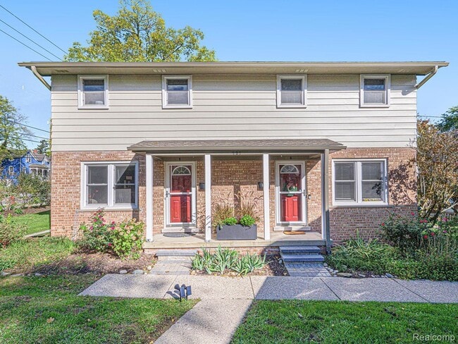 Building Photo - 421 S 7th St Unit 2