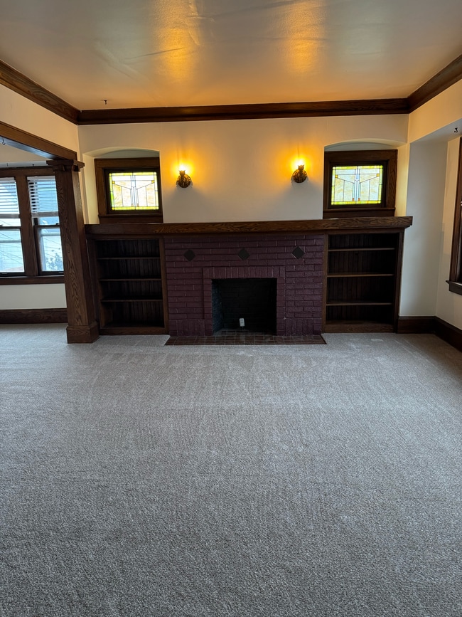 1622 N Hawley Rd Unit Upper