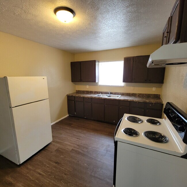4BR/1.5BATH House near Fairgrounds!