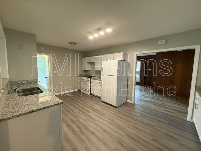 Photo - 719 SE 24th St