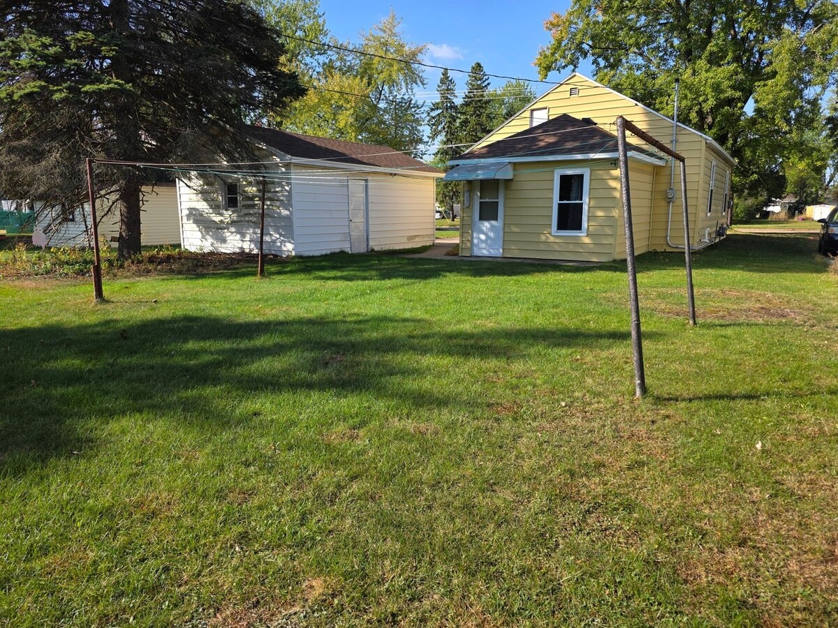 2 Bed 1 Bath Single Family Home in Wiscons... - 2 Bed 1 Bath Single Family Home in Wiscons...